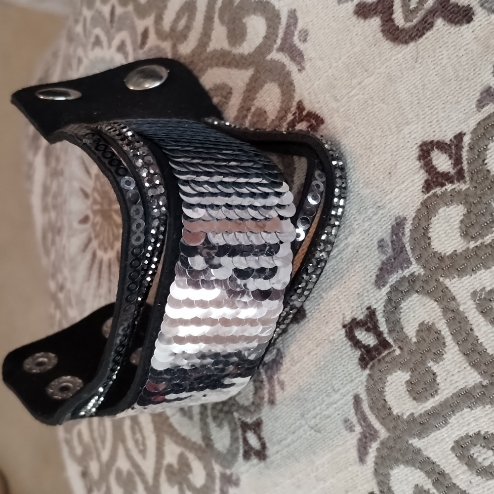 Bracelets - Picture 2 of 2